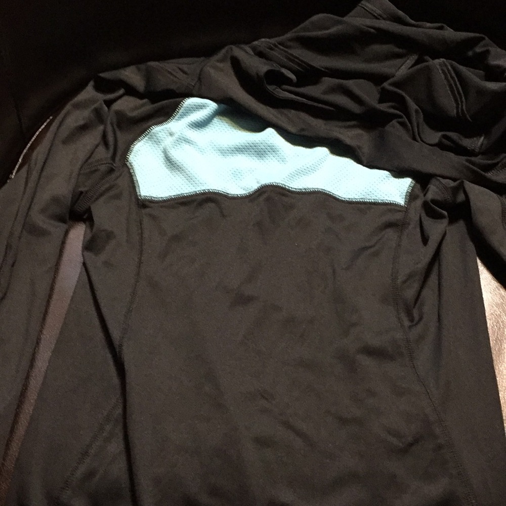 Running sweatshirt.